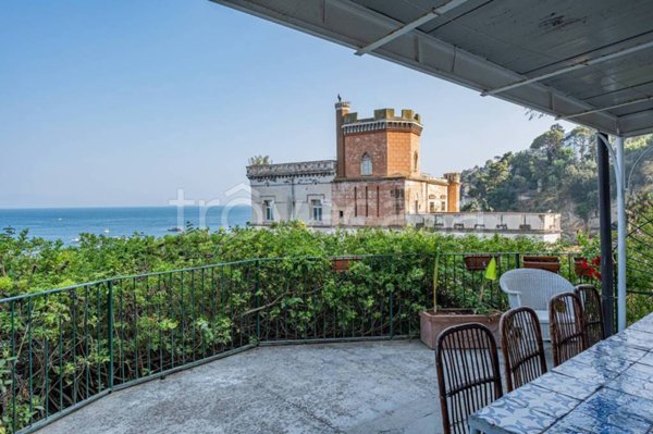 casa indipendente in vendita a Napoli in zona Posillipo
