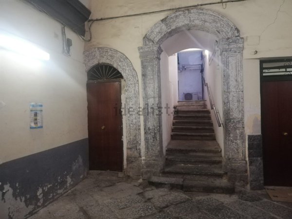 appartamento in vendita a Napoli in zona San Lorenzo