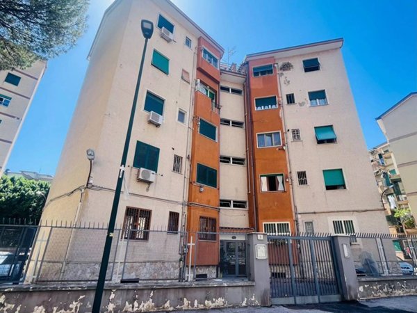 appartamento in vendita a Napoli in zona Fuorigrotta