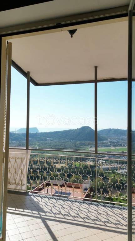 casa indipendente in vendita a Napoli in zona Pianura
