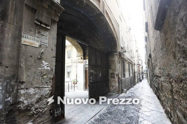 appartamento in vendita a Napoli in zona Mercato