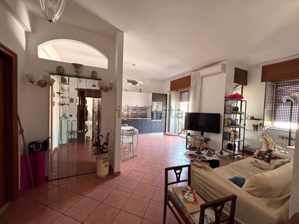 appartamento in vendita a Napoli in zona San Lorenzo