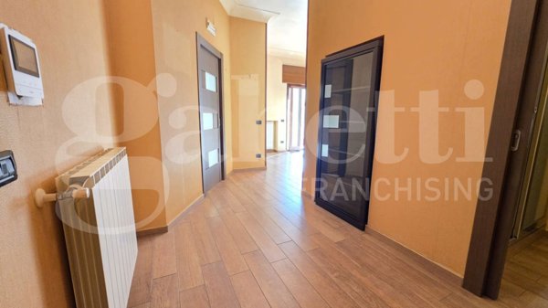 appartamento in vendita a Napoli in zona Bagnoli