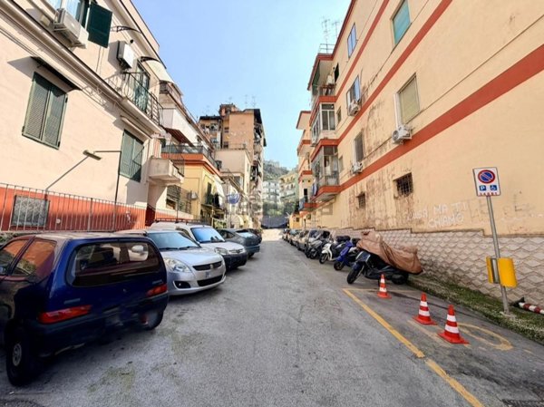 appartamento in vendita a Napoli in zona Fuorigrotta