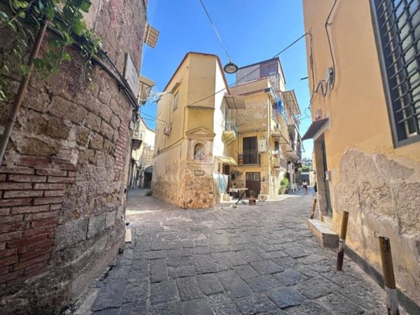 appartamento in vendita a Napoli in zona Miano