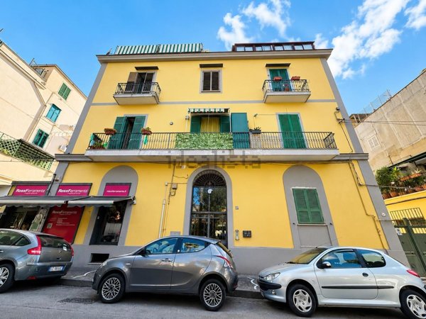 appartamento in vendita a Napoli in zona Bagnoli