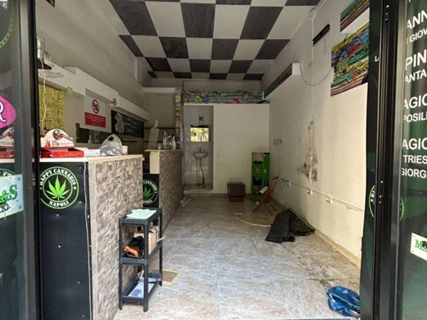 negozio in vendita a Napoli