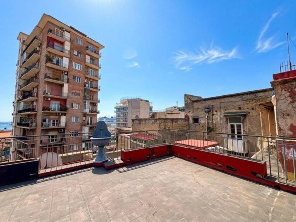 appartamento in vendita a Napoli in zona Pendino / San Giuseppe