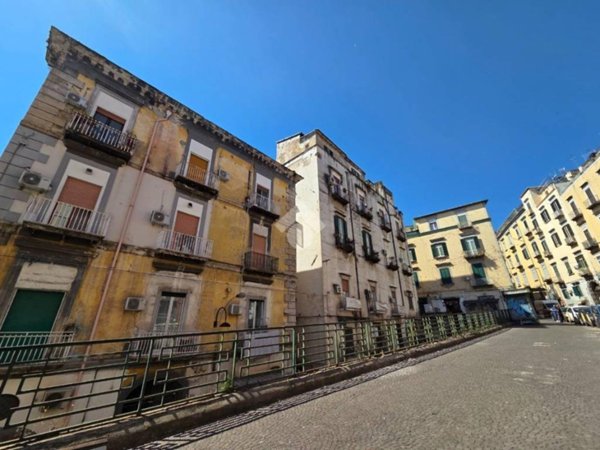 appartamento in vendita a Napoli in zona Avvocata