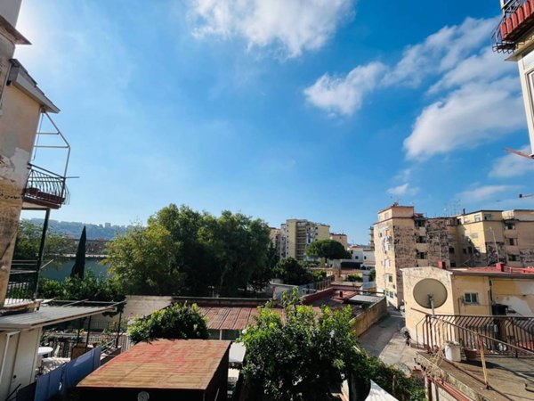 appartamento in vendita a Napoli in zona Fuorigrotta