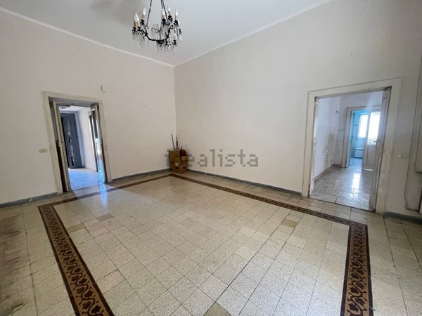 appartamento in vendita a Napoli in zona San Lorenzo