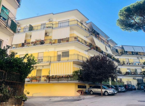 appartamento in vendita a Napoli in zona Bagnoli