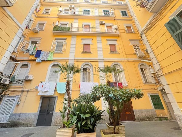 appartamento in vendita a Napoli in zona Avvocata