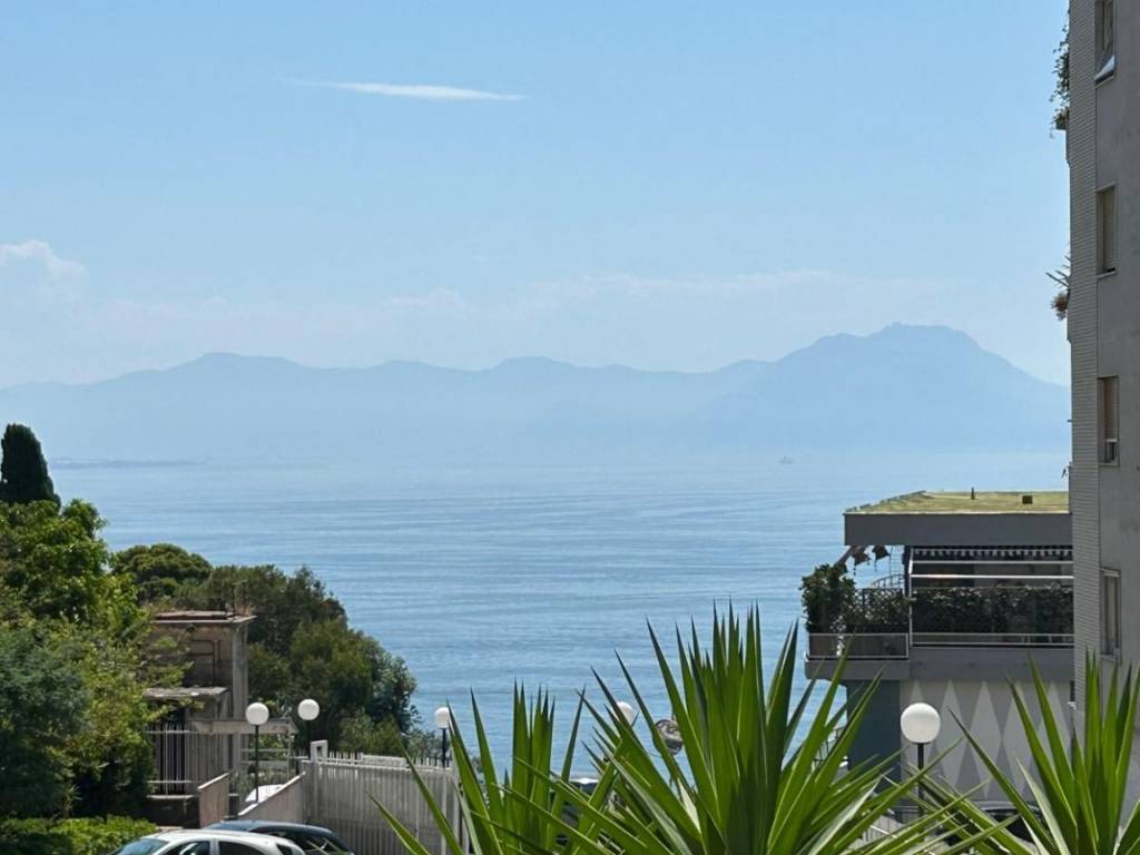 appartamento in vendita a Napoli in zona Posillipo