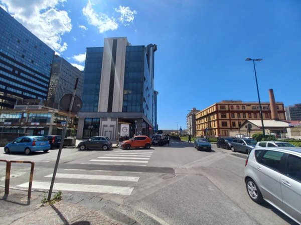 ufficio in vendita a Napoli in zona Zona Industriale-Ferrovia