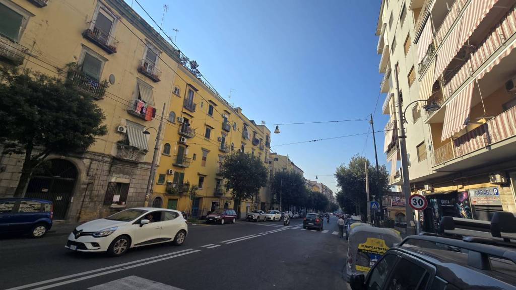 appartamento in vendita a Napoli in zona Stella