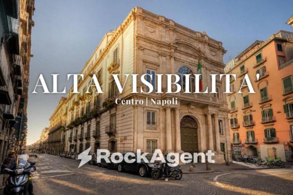 locale commerciale in vendita a Napoli
