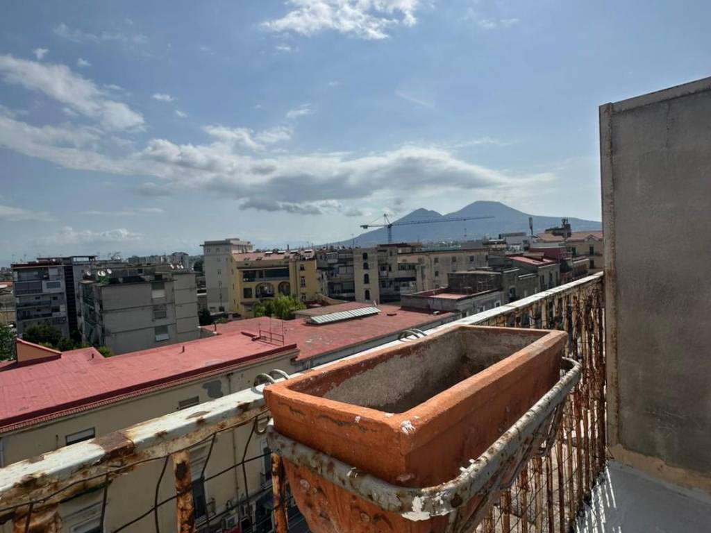 appartamento in vendita a Napoli in zona San Giovanni a Teduccio