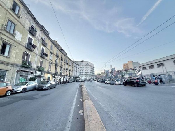 appartamento in vendita a Napoli in zona Mercato