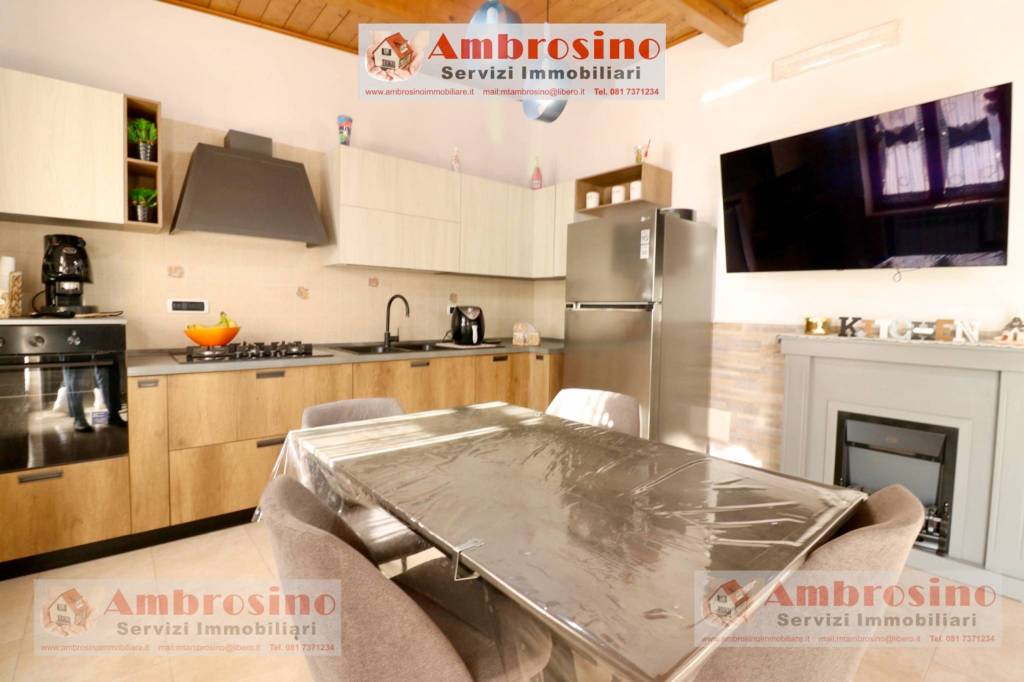 casa indipendente in vendita a Napoli in zona Capodichino