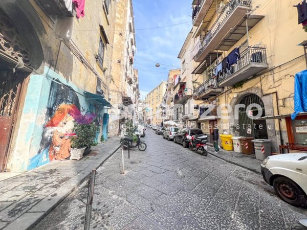 appartamento in vendita a Napoli in zona Stella
