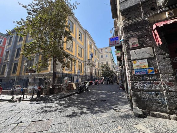 appartamento in vendita a Napoli in zona San Lorenzo