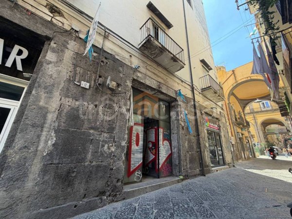 appartamento in vendita a Napoli in zona Pendino / San Giuseppe
