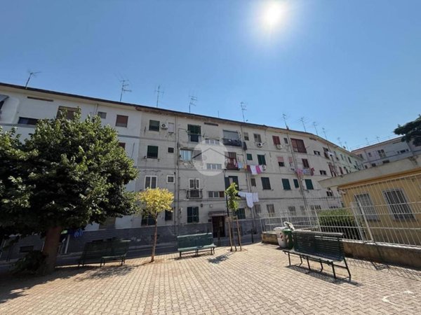 appartamento in vendita a Napoli in zona Barra