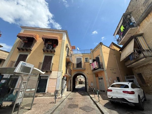 appartamento in vendita a Napoli in zona Barra