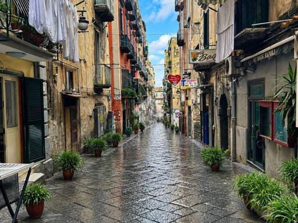 appartamento in vendita a Napoli in zona San Ferdinando