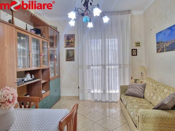 appartamento in vendita a Napoli in zona San Carlo all'Arena