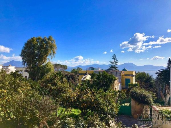 appartamento in vendita a Napoli in zona Posillipo