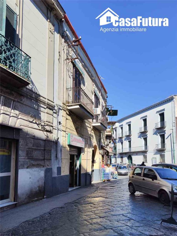 negozio in vendita a Napoli in zona Secondigliano