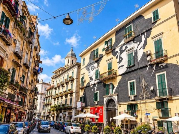 appartamento in vendita a Napoli in zona Stella