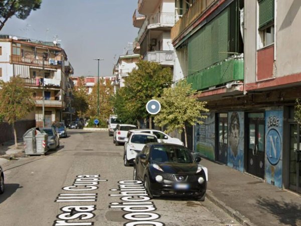 negozio in vendita a Napoli in zona Miano