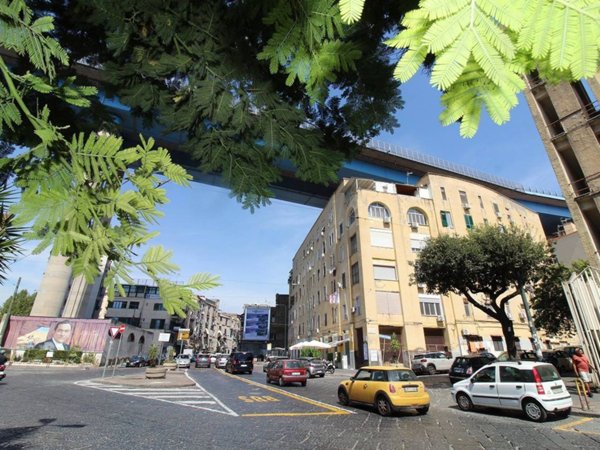appartamento in vendita a Napoli in zona San Carlo all'Arena