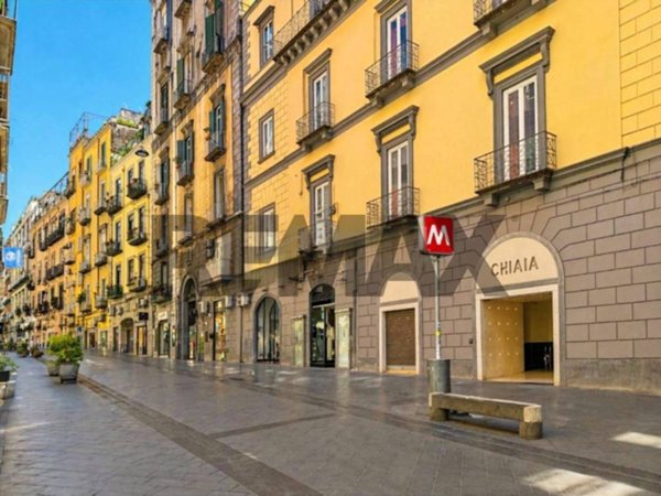 negozio in vendita a Napoli in zona San Ferdinando