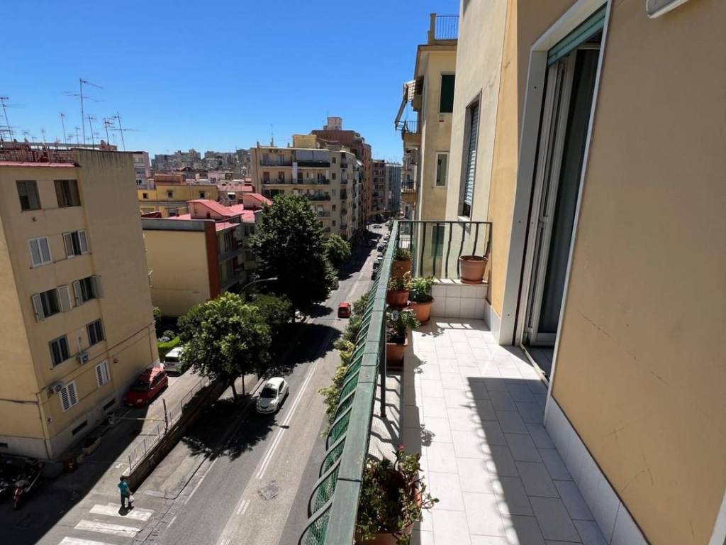 appartamento in vendita a Napoli in zona Arenella