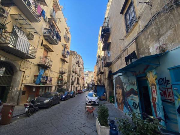 appartamento in vendita a Napoli in zona Stella