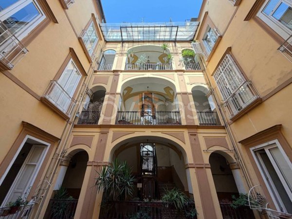 appartamento in vendita a Napoli in zona Pendino / San Giuseppe