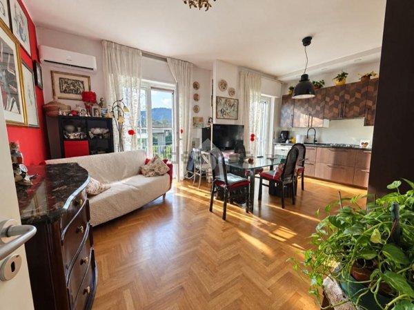 appartamento in vendita a Napoli in zona Arenella
