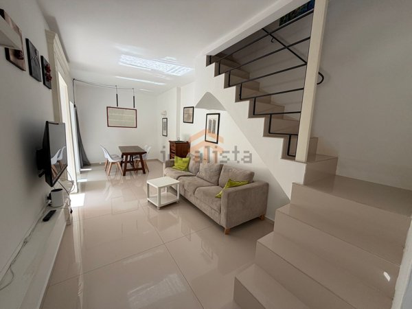 appartamento in vendita a Napoli in zona San Lorenzo