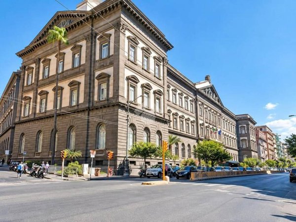 appartamento in vendita a Napoli in zona Pendino / San Giuseppe