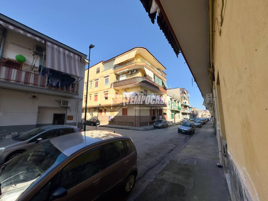 locale commerciale in vendita a Napoli in zona Capodichino