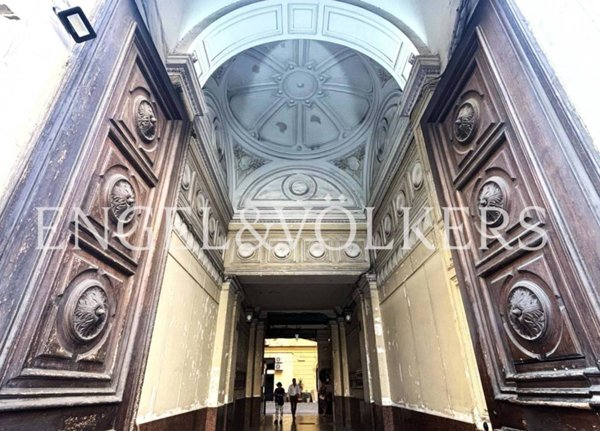 appartamento in vendita a Napoli in zona Pendino / San Giuseppe