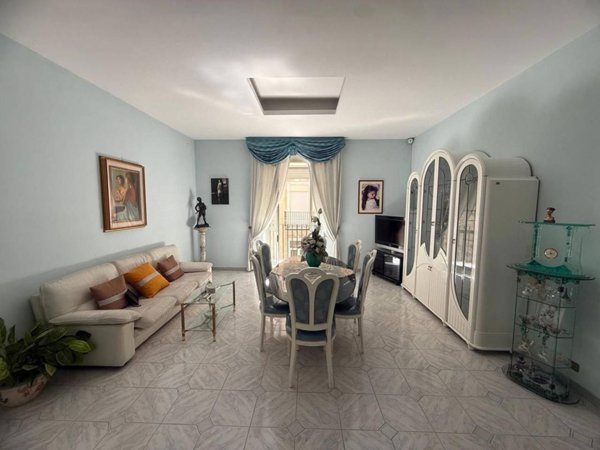 appartamento in vendita a Napoli in zona San Lorenzo