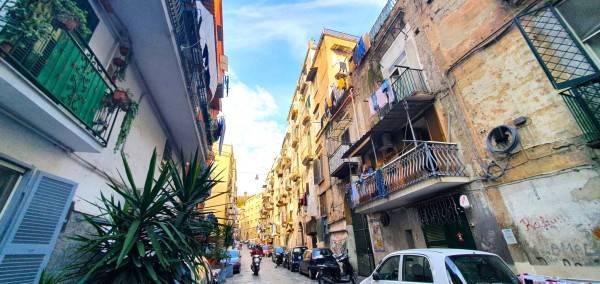 appartamento in vendita a Napoli in zona Stella