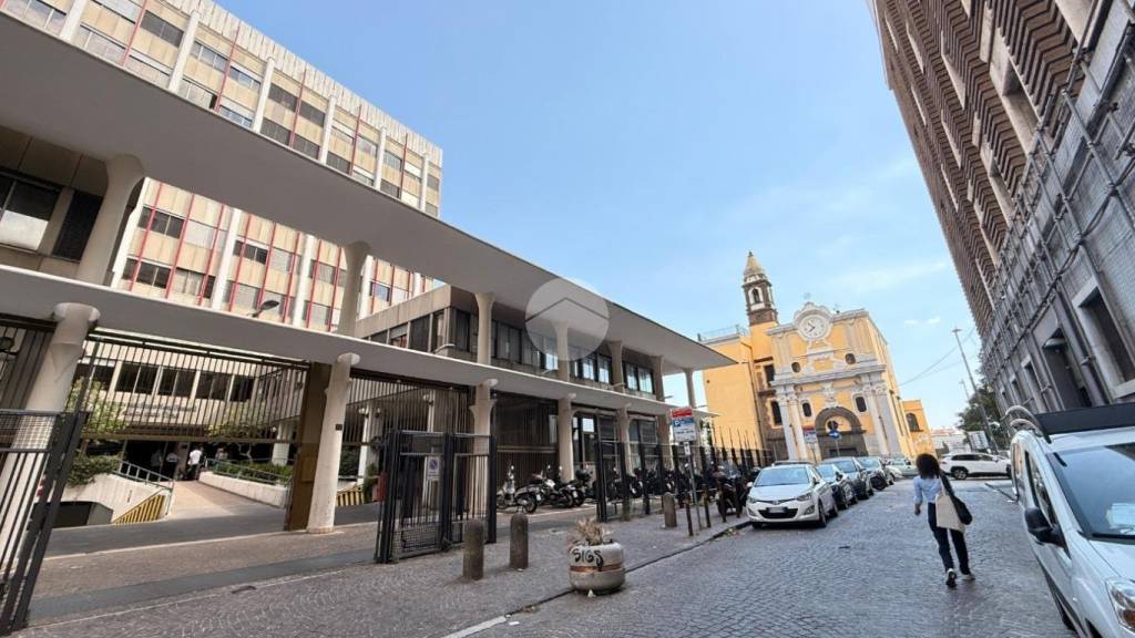 locale commerciale in vendita a Napoli