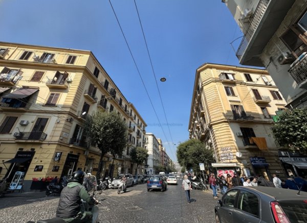 ufficio in vendita a Napoli in zona Pendino / San Giuseppe