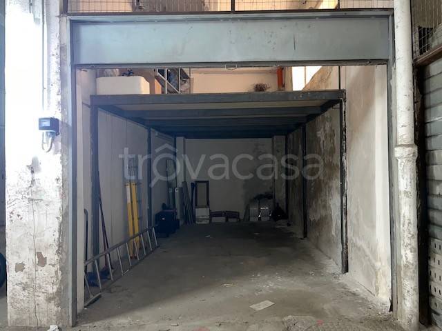 box auto in vendita a Napoli in zona Chiaia